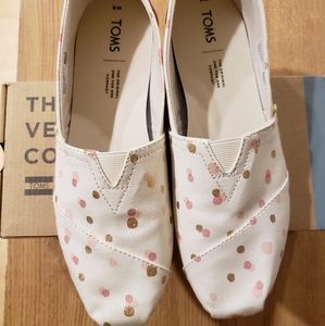 Pale Blush Metallic Toms